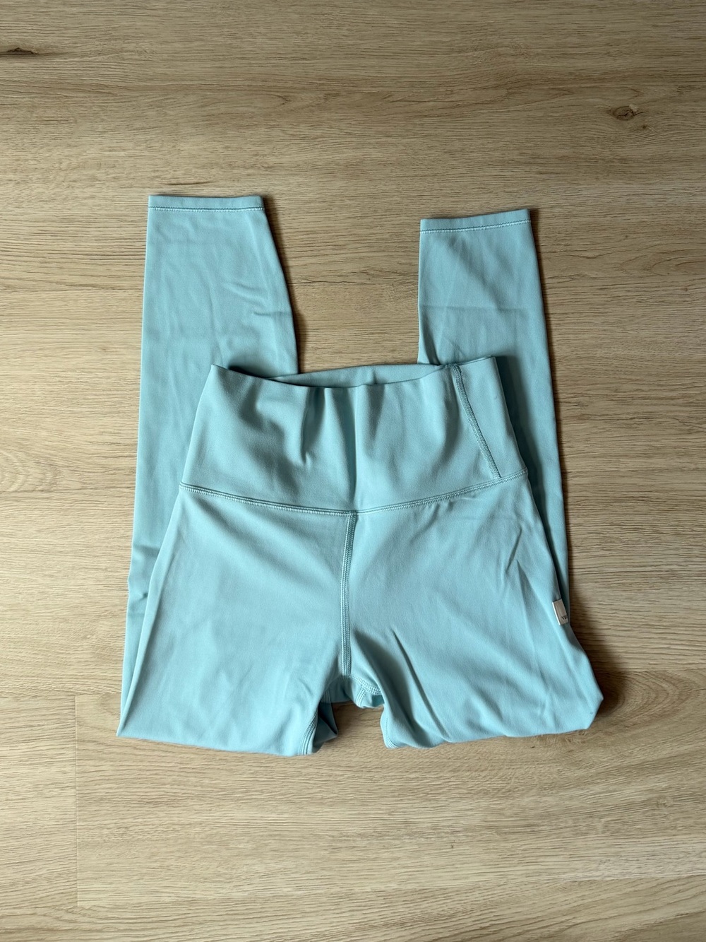 NWOT vuori all the feels leggings